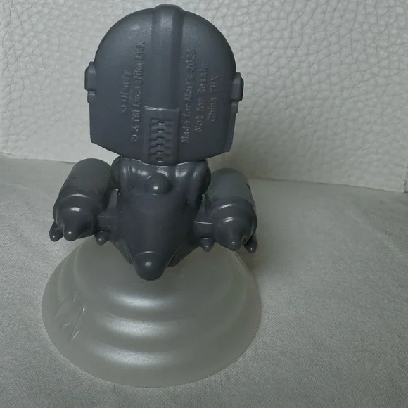 Disney Collectible 100th Anniversary Celebration DinDjarin Mandalorian Star Wars - Picture 2 of 4